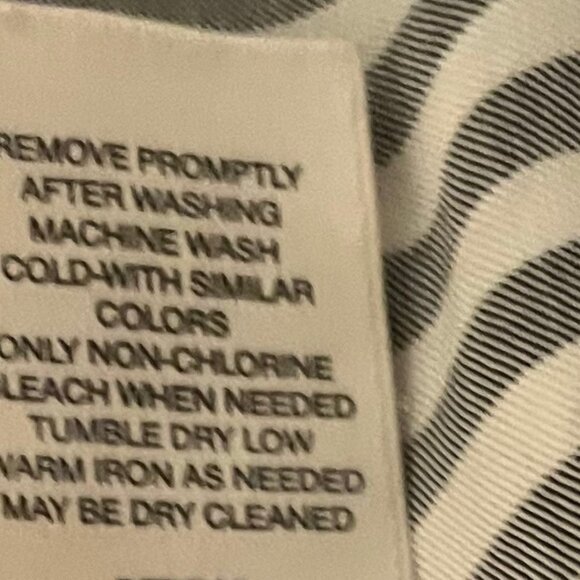 Chico's Black and White Striped No Iron Blouse Size 1 - Picture 6 of 7